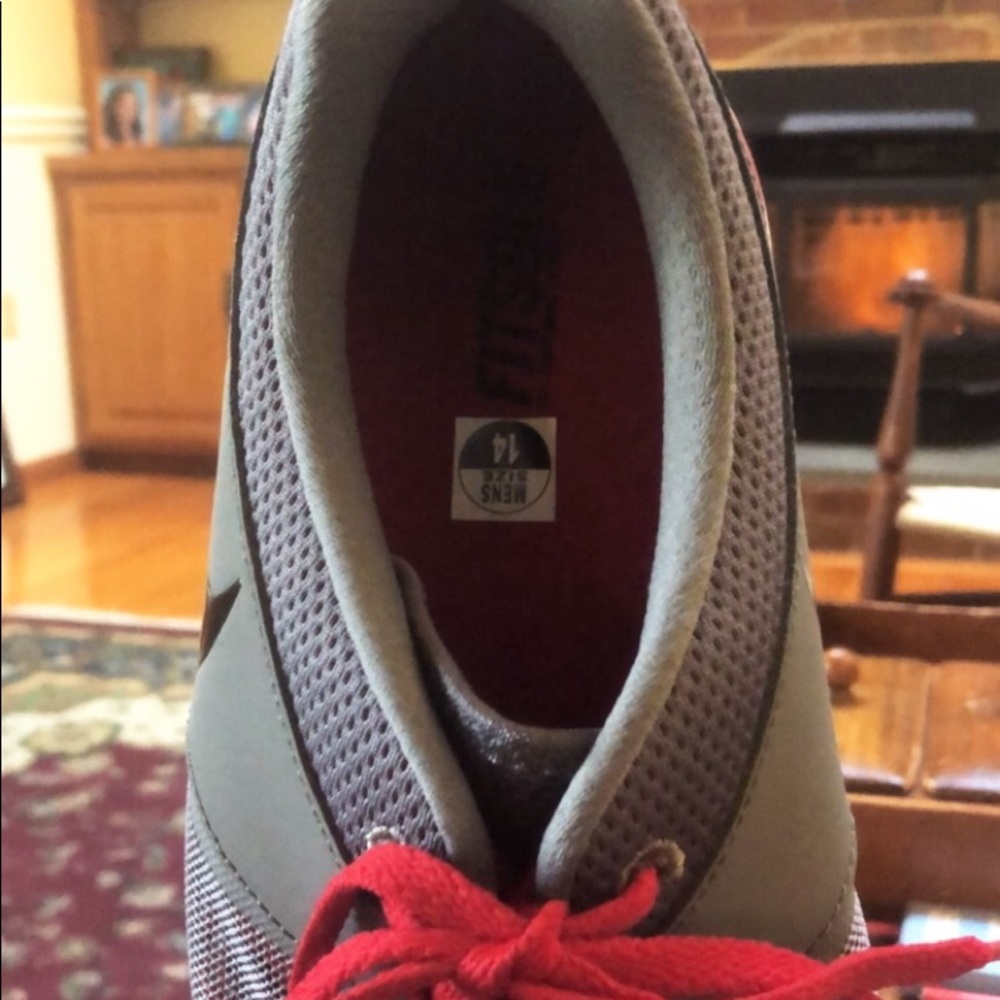 NWT Nike Flex Size 14